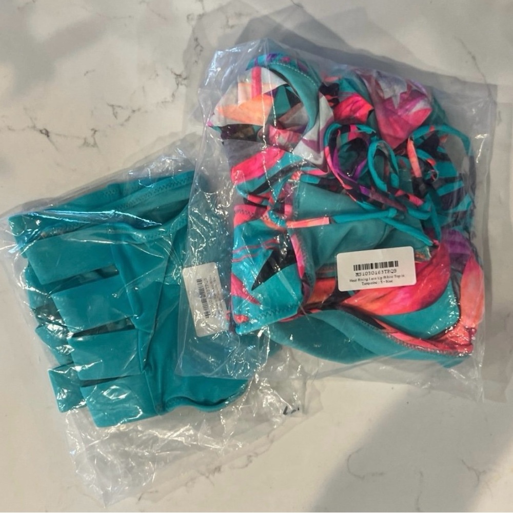 Tropical Print Ruffle Bikini Set - Picture 3 of 4